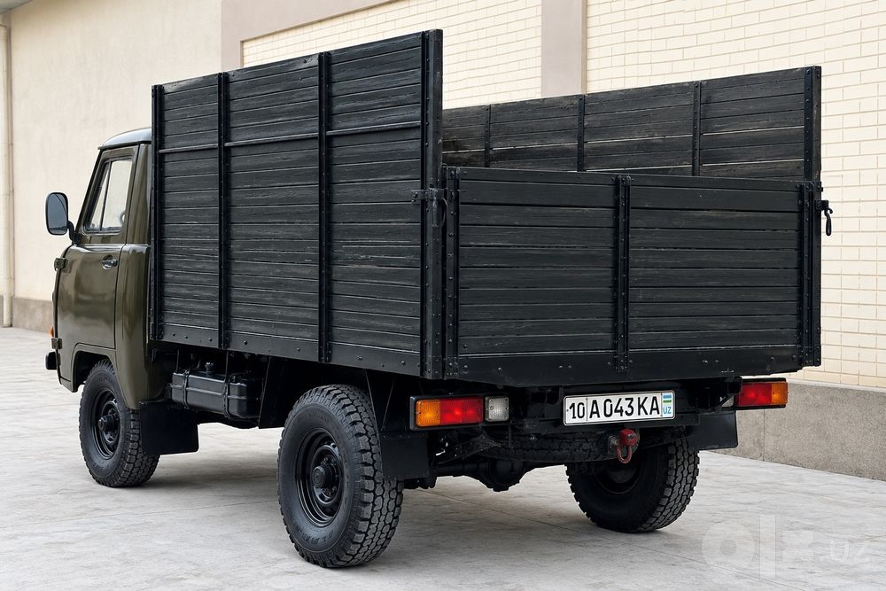 UAZ 452D Yuk Bortli