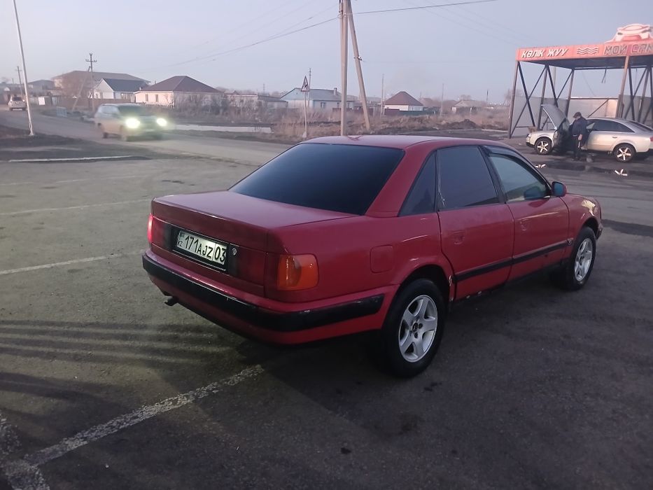 Продам ауди 100 с4