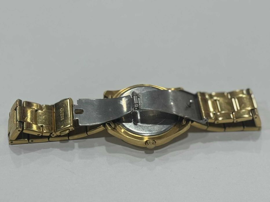 Часовник - Guess / W1082L2