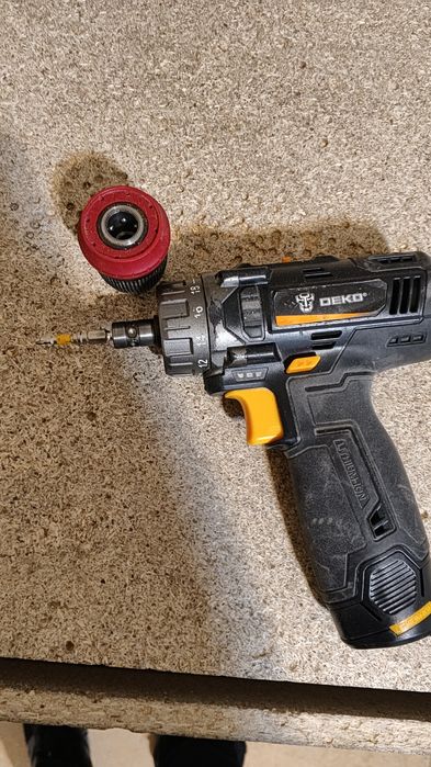 Продам 2 шуруповерта цена за 2