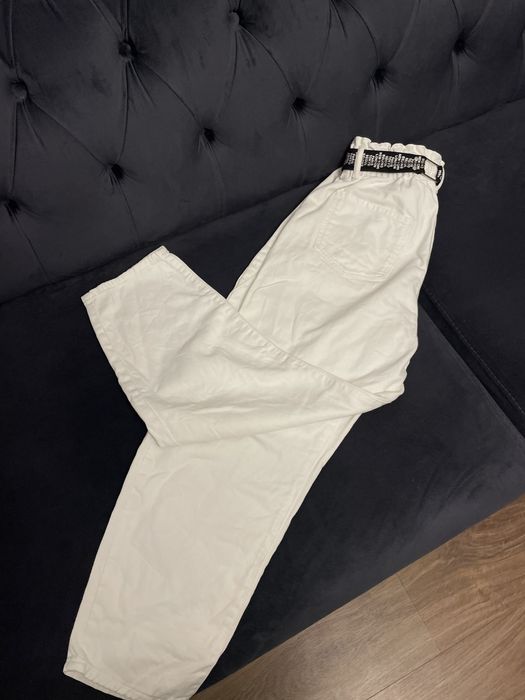 Бели дънки от Зара