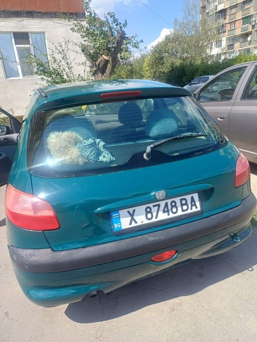 Peugeot 206 1999г бензин