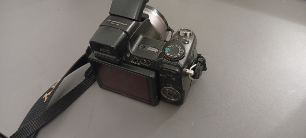 Продам фотоопарат срочно!