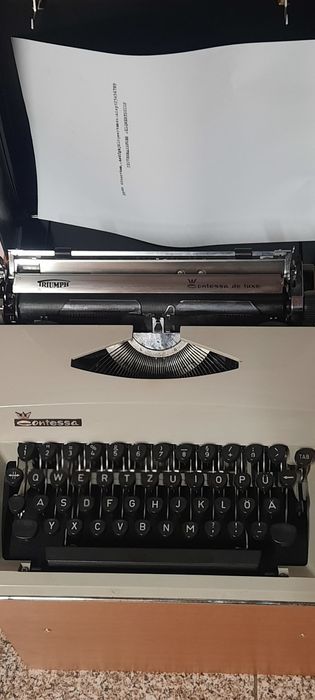 Mașină de scris Triumph Contessa de luxe impecabilă