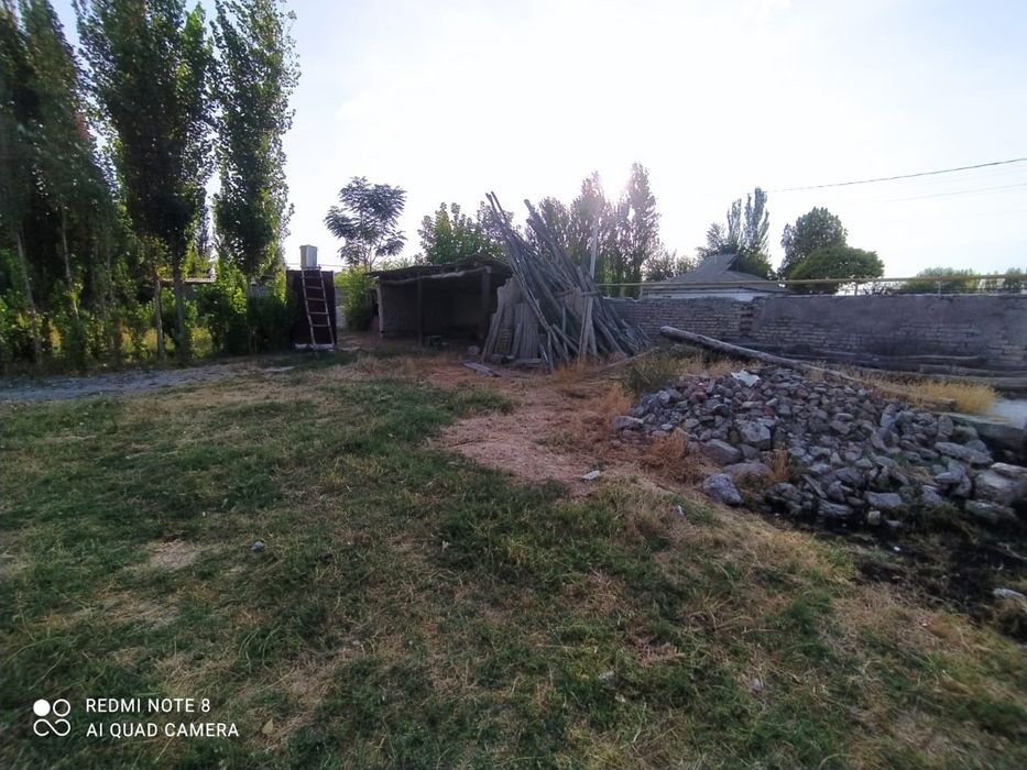 Ховли уй сотилади