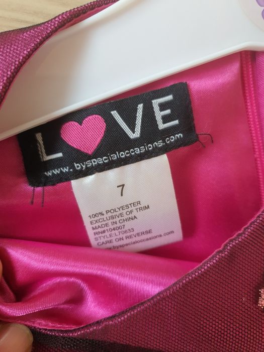 Vând rochita fetite