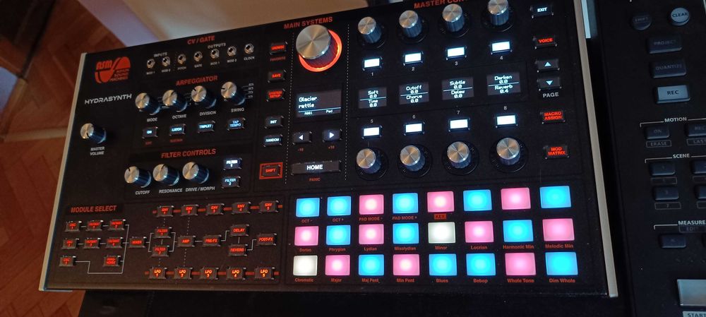sintetizator ASM Hydrasynth desktop