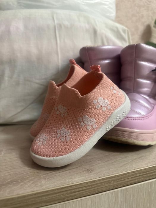 Продам макасины на девочку