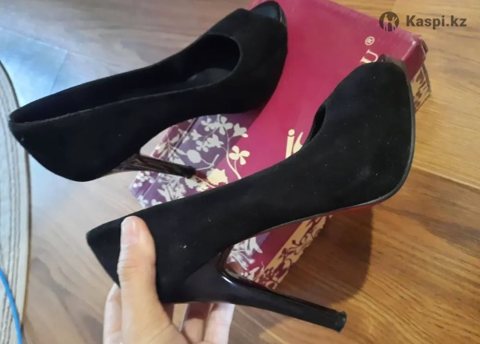 Продам туфли и босоножки