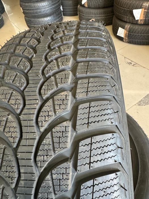Anvelope iarna noi Bridgestone 235 50 18