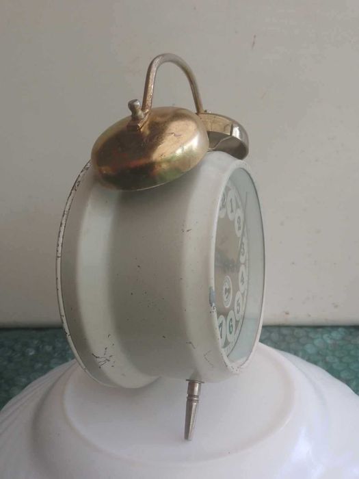 Ceas desteptator de masa mecanic ARADORA  .
