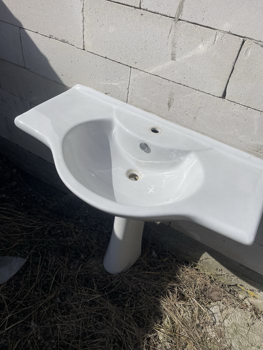 Set complet baie: Vas WC + Rezervor + Lavoar (chiuvetă) cu piedestal