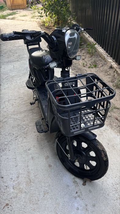 Продам скутер sk8 все идиально