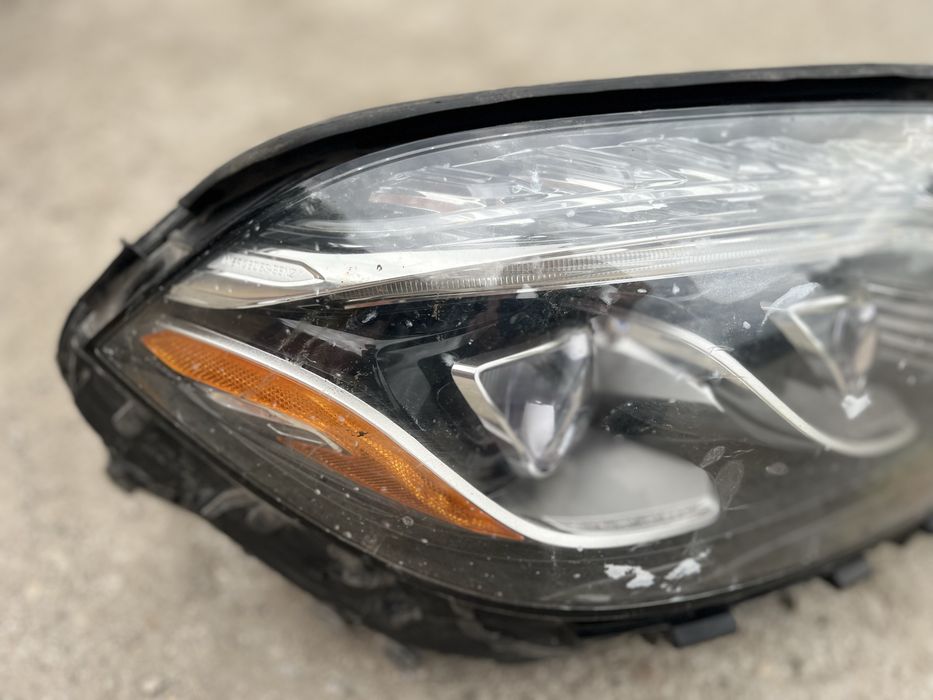 Фар за Mercedes GLS X166 + GLE W166/ Мерцедес ГЛС Х166 и Мерцедес ГЛЕ