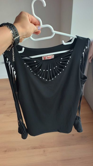 Tricou cu maneca lunga interesanta, marimea 36 S