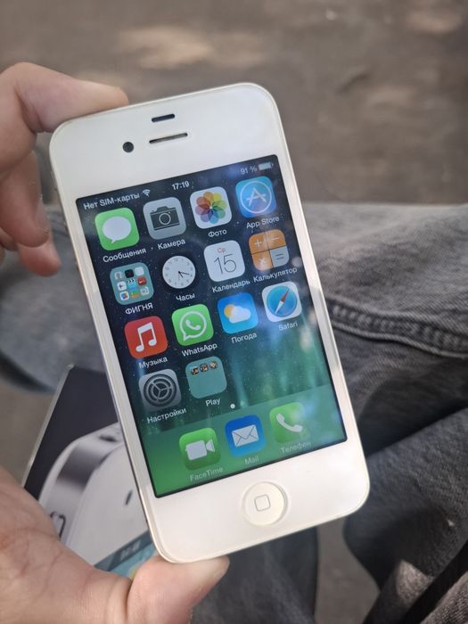 Продам айфон 4/iphone 4