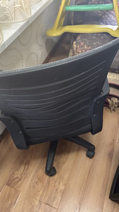 Офисные кресла стулья