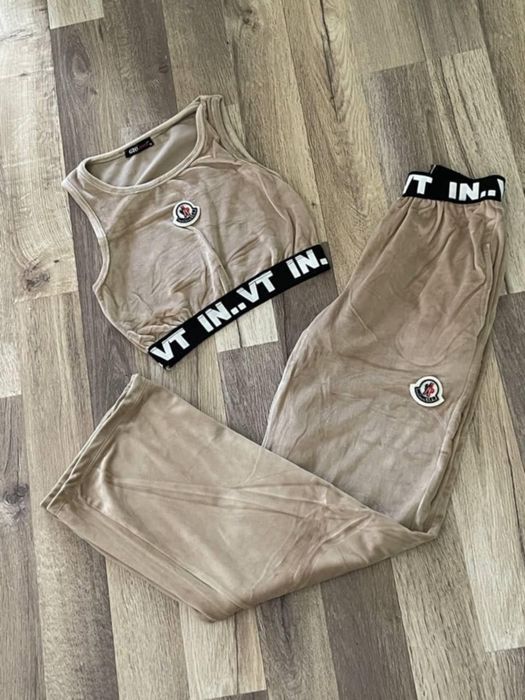 Compleu dama diferite modele