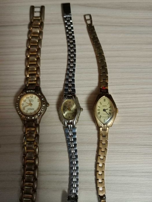 Продам женские ручные часы