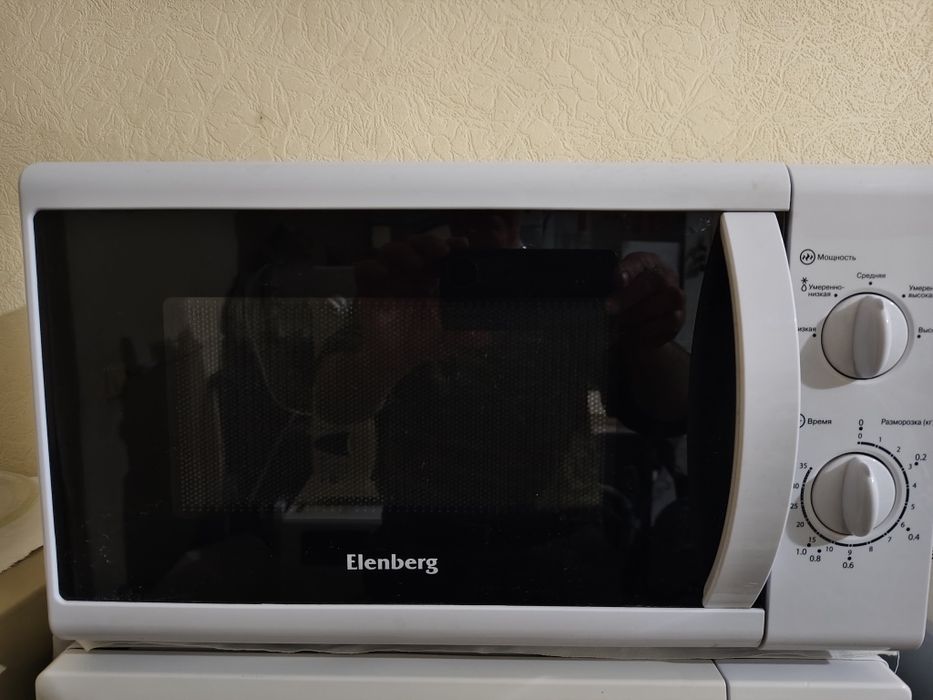 Микроволновая печь Elenberg в отличном состоянии