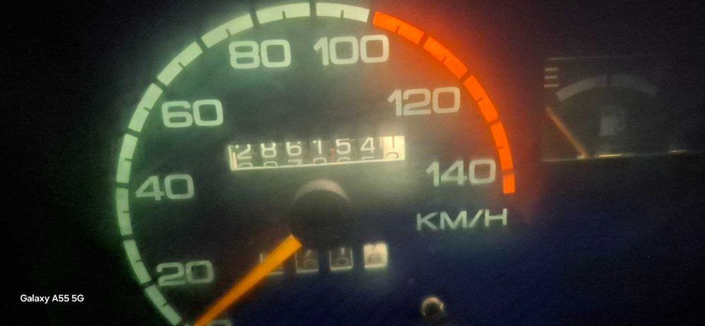 Дамас автомашинаси сотилади.