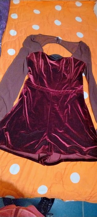 Salopetă și gecuță