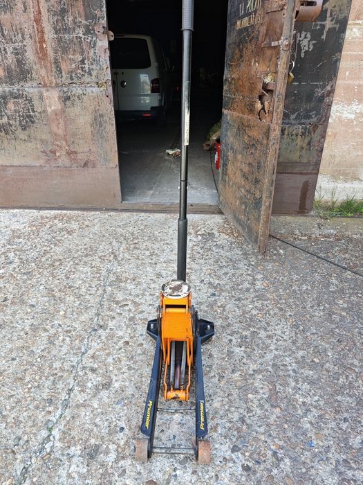 Unelte pentru service auto