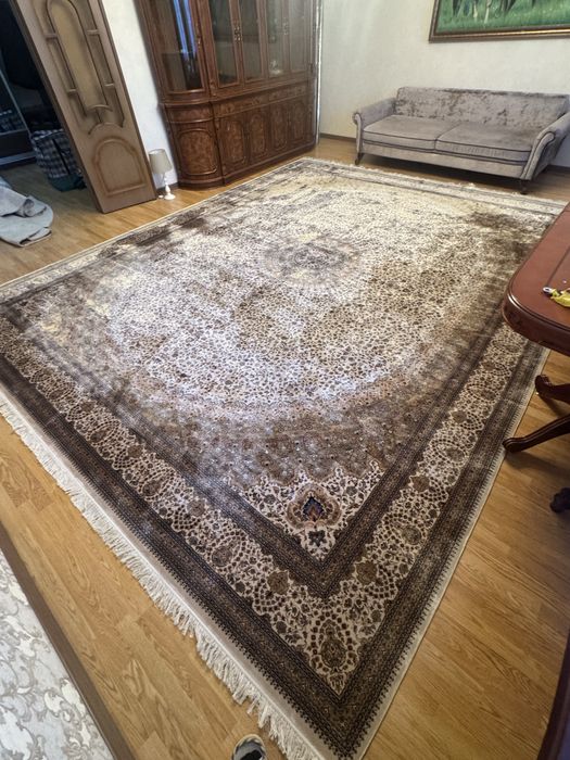 Продам Ковер шелковый, б/у