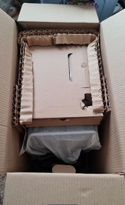 Expresor automat Philips Seria 5500 nou 2025