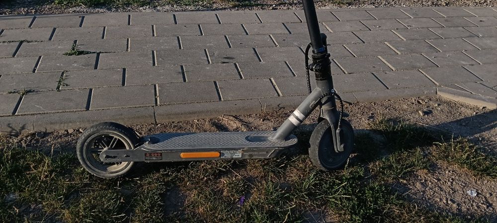 (PRIMESC DOAR CASH)Trotineta electrica in stare decenta. Preț negociabil
