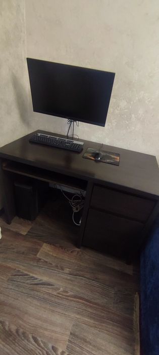 Продам комьютерный, письменный стол
