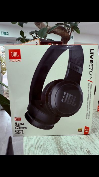 Cǎsti audio JBL 670 NC ( sunt noi )