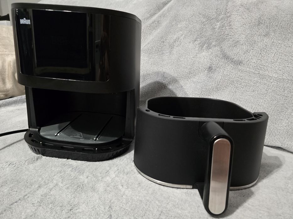 Friteuza Braun in garantie ca nou
HF3030