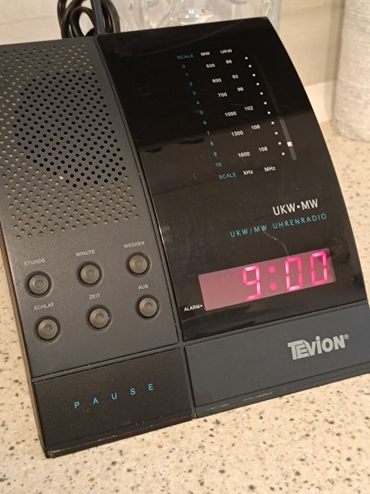 Radio cu ceas deșteptător Tevion
