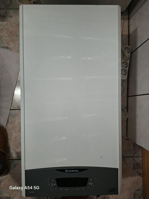 Centrală Ariston pe gaz, se vinde sau se dezmembrează.