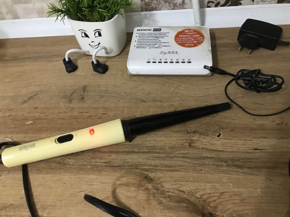 Плойка 1000тг и роутер 2000тг