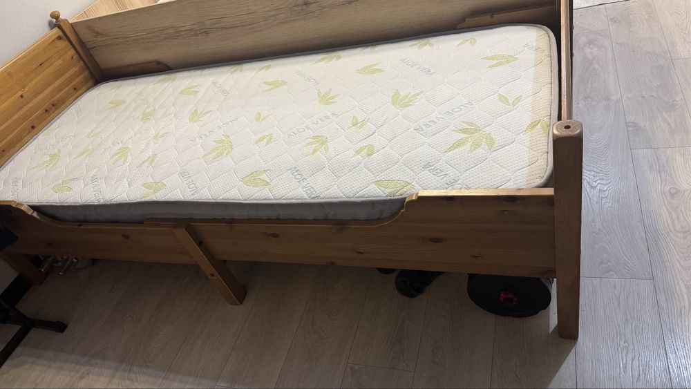 Продам кровать от икеа