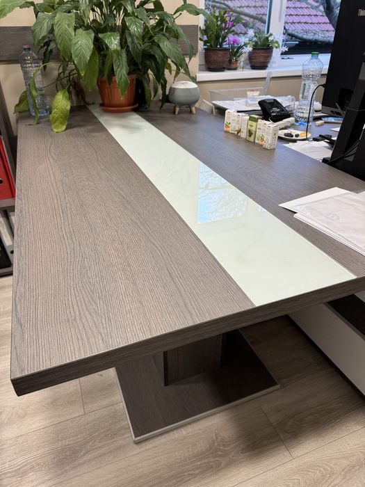 Продавам офис маса 180 х 90