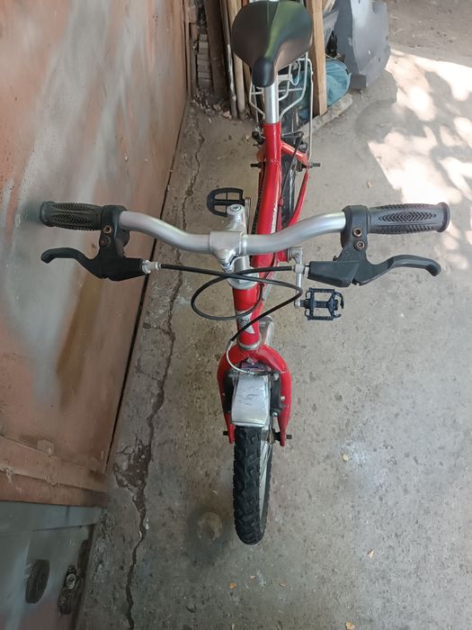 Детски Велосипед 16 цола Дори гуми Запазено с Две спирачки