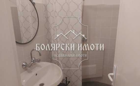 Дава се под наем Офис в Велико Търново, Център - 115 кв.м за 331.5 € - Снимка #9