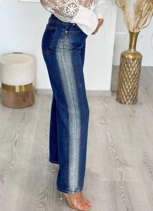 Уникални дънки с камъни М размер