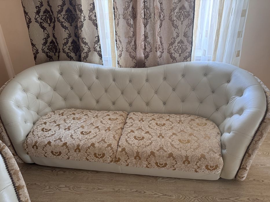 Продам 4 дивана б/у