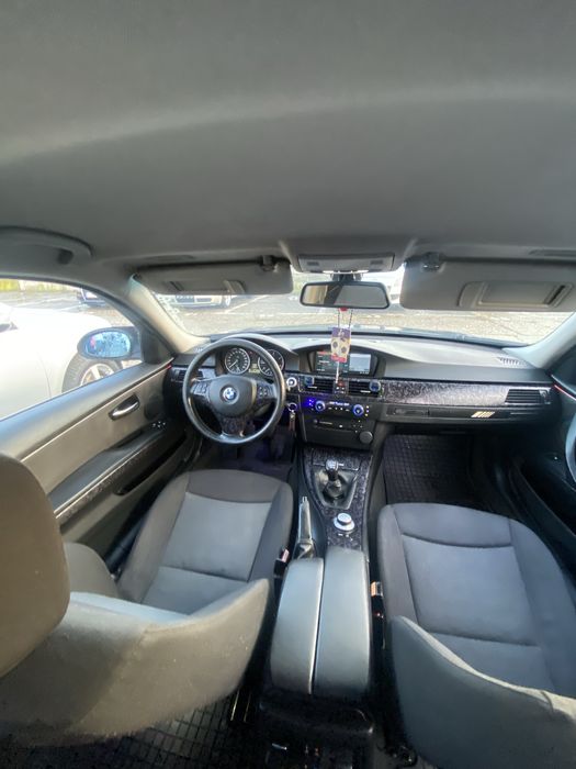 Vand bmw e 90 an 2006 propietar