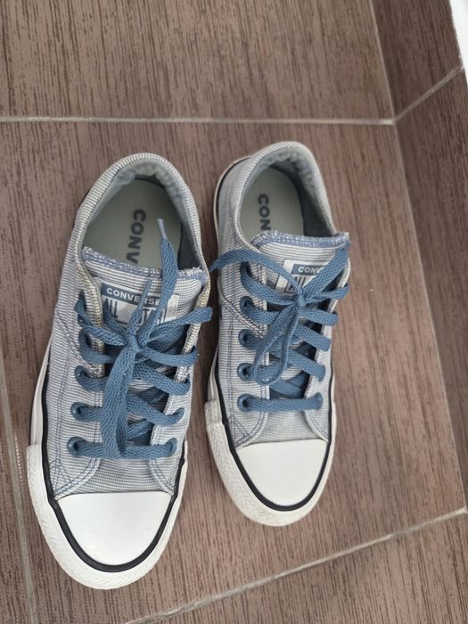 Vând teniși Converse All Stars 36.5