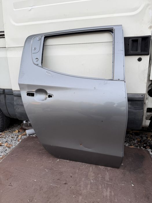 Врата Mitsubishi L200 2015 год.-