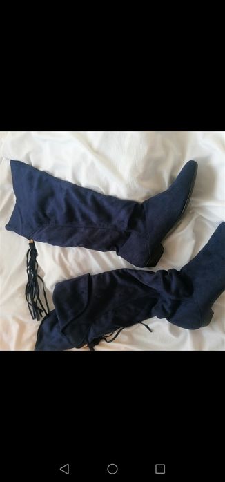 Нови велурени чизми