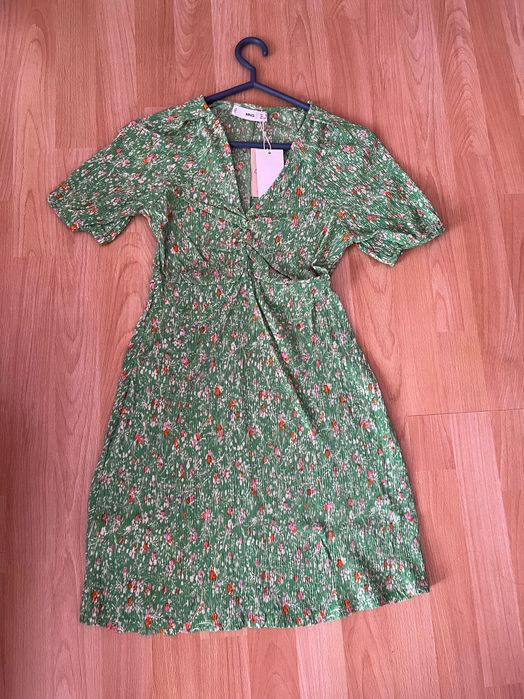 Чисто нови рокли Mango