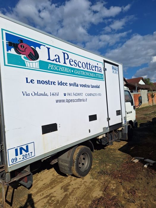 Vând nissan capstar frigorific 3.5t