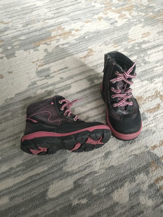 Продам сапожки для девочки