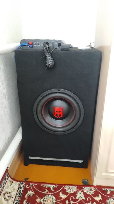 Сабвуфер с коробом и усилителем